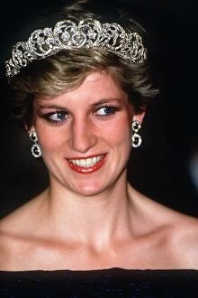 Images Dated 11th February 1987: Princess Diana wearing a black dress and tiara attends at a banquet hosted by