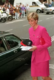 Images Dated 12th September 1990: Princess Diana, wearing a pink jacket and skirt, visits the Theatre Museum in Covent