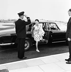 Images Dated 9th August 1970: Princess Margaret leaving LAP to go to Sardinia with the Aga Kahn