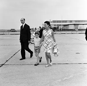 Images Dated 9th August 1970: Princess Margaret and her son Viscount Linley leaving LAP to go to Sardinia with the Aga
