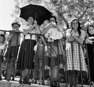 01256 Gallery: Princess Margaret visits the Duke of Palmelas estate, Portugal