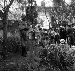 01256 Gallery: Princess Margaret visits Portugal. Crowds await the Princess outside the Duke of