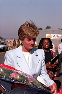 Images Dated 16th July 1993: PRINCESS OF WALES HOLDING FLOWERS DURING A VISIT TO RED CROSS CHARITY PROJECT IN ZIMBABWE