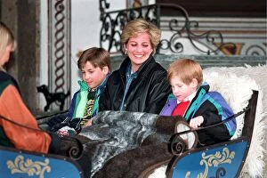 01478 Gallery: PRINCESS OF WALES WITH SONS PRINCE WILLIAM & PRINCE HARRY AS THEY TAKE A RIDE IN A