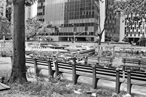 Images Dated 26th June 1984: Public benches, Office District, New York, USA, June 1984