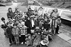 Images Dated 13th March 1990: Pupils of Birkby Infants School took a trip along the Huddersfield Narrow Canal to