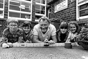 Images Dated 2nd June 1986: Pupils from Seaton Delaval First School played host to TV nature expert, David Bellamy