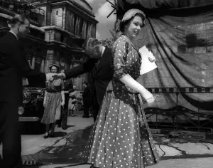 Queen Elizabeth - 1953 leaves Westminister Abbey after the rehearsal for Queen Elizabeth - 1953 leaves Westminister Abbey after the rehearsal for