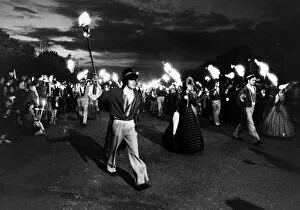 Images Dated 7th June 1977: Queen Elizabeth II 1977 Silver Jubilee Celebrations Beacons Revelers head towards a