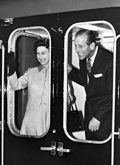 Images Dated 16th May 1977: Queen Elizabeth II and her husband Prince Philip, Duke of Edinburgh