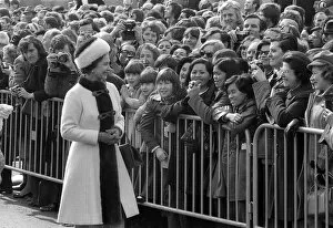 Images Dated 16th March 1973: Queen Elizabeth II March 1973 Opens new London Bridge Here the Queen meets