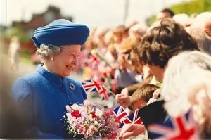 Images Dated 23rd May 1997: Queen Elizabeth II officially opens the new magistrates courts in Millbank