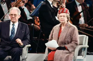 Images Dated 15th March 1991: Queen Elizabeth II opening the new terminal at Stansted Airport. 15th March 1991
