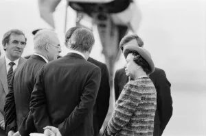 Images Dated 5th November 1987: Queen Elizabeth II opens London City Airport, to the East of London