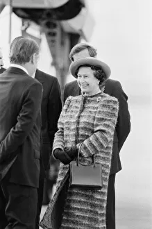Images Dated 5th November 1987: Queen Elizabeth II opens London City Airport, to the East of London