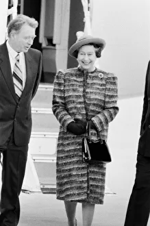Images Dated 5th November 1987: Queen Elizabeth II opens London City Airport, to the East of London