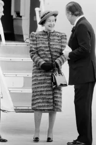 Images Dated 5th November 1987: Queen Elizabeth II opens London City Airport, to the East of London