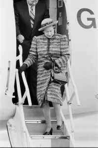 Images Dated 5th November 1987: Queen Elizabeth II opens London City Airport, to the East of London