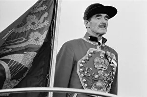 Images Dated 5th November 1987: Queen Elizabeth II opens London City Airport, to the East of London