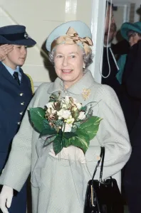 Images Dated 9th December 1993: Queen Elizabeth II opens the Queens Building at De Montfort University, Leicester