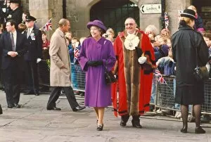 Images Dated 28th November 1991: Queen Elizabeth II and Prince Philip visit Durham - The Queen with the mayor Coun David