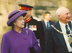 Images Dated 28th November 1991: Queen Elizabeth II and Prince Philip visit Durham - The Queen at Durham Castle with Coun