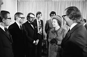 Images Dated 26th February 1976: Queen Elizabeth II visiting the offices of the Daily Mirror Newspaper in Holborn, London