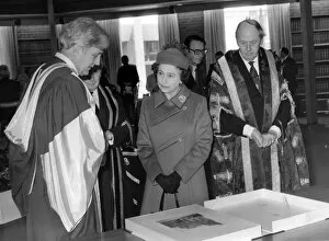 Images Dated 5th May 1982: Queen Elizabeth II visits John Rylands Library, Manchester