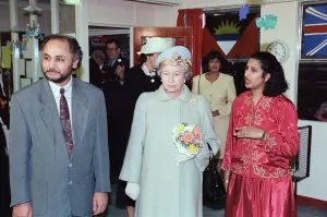 Images Dated 9th December 1993: Queen Elizabeth II visits Leicester. 9th December 1993