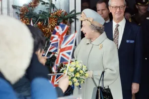 Images Dated 9th December 1993: Queen Elizabeth II visits Leicester Royal Infirmary to open the Windsor Building