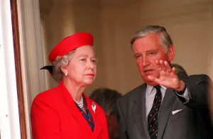 QUEEN ELIZABETH II WEARING RED AT LORDS CRICKET GROUNDS WITH LORD GRIFFITHS - 22/06/1993 QUEEN ELIZABETH II WEARING RED AT LORDS CRICKET GROUNDS WITH LORD GRIFFITHS - 22/06/1993