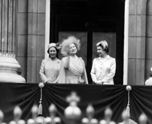 Queen Mother on the balcony at Buckingham Palace with Princess Margaret (L