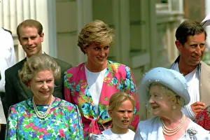 Images Dated 4th August 1990: Queen Mother Birthdays August 1990 On her 90th Birthday outside Clarence House