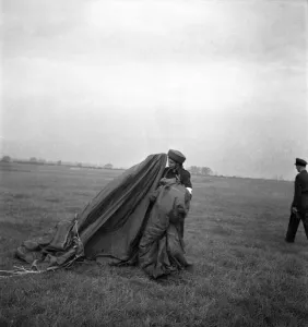 RAF Parachute Nurses. October 1948 O15033-004 RAF Parachute Nurses. October 1948 O15033-004