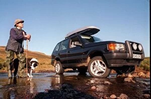 Images Dated 8th October 1997: RANGE ROVER 2.5 DSE ROAD RECORD OCTOBER 1997 MOTORING SUPPLEMENT CAR IN RIVER STREAM