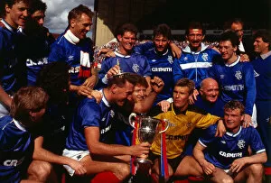 Images Dated 2nd May 1987: Rangers celebrating with League trophy May 1987 Graham Roberts Ian Durrant Ally