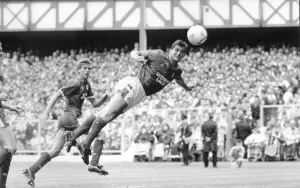 Rangers footballer Kevin Drinkell in action against Aberdeen . September 1989 Rangers footballer Kevin Drinkell in action against Aberdeen . September 1989