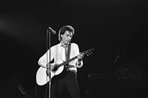 Ray Davies, sings as he fronts The Kinks at The Reading Festival, 1981 Ray Davies, sings as he fronts The Kinks at The Reading Festival, 1981