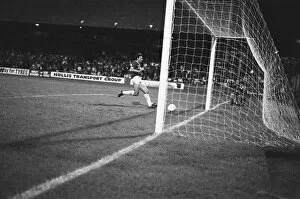 Images Dated 2nd October 1985: Reading 4-2 Chesterfield, Division Three match at Elm Park, Wednesday 2nd October 1985