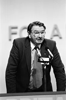 Images Dated 7th October 1983: Red review at the last day of the Labour Party conference, Brighton. Eric Heffer
