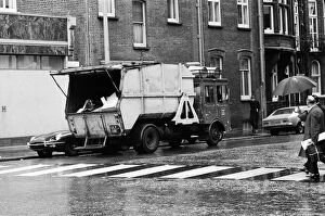 Images Dated 4th December 1970: A refuse collector working on the Kings Road, London. 4th December 1970