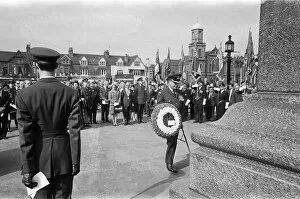 Images Dated 1st November 1971: Remembrance Day service at The Cenotaph, Middlesbrough. November 1971