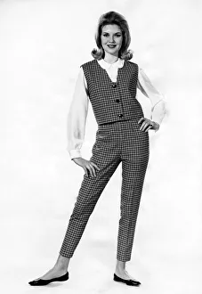 Reveille Fashions: Maureen. January 1964 P009442 Reveille Fashions: Maureen. January 1964 P009442