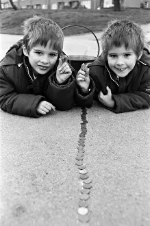 Images Dated 17th November 1989: When you get right down to it... five-year old twins Simeon
