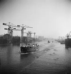 Manufacturing Gallery: River Clyde, shipbuilding industry in Glasgow, Scotland. May 1951