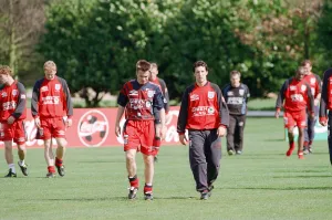 Robbie Fowler with Graeme le saux and the rest of his teammates on International duty Robbie Fowler with Graeme le saux and the rest of his teammates on International duty