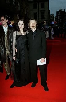 Images Dated 19th April 1998: Robert Carlyle Actor April 98 Arriving for the BAFT Aawards 1998 with his wife