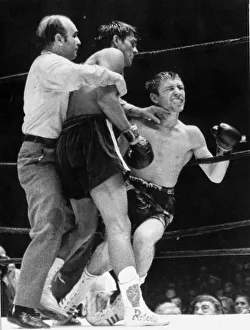 Robert Duran versus Ken Buchanan New York June 1972 Ken receives blow from Roberto Robert Duran versus Ken Buchanan New York June 1972 Ken receives blow from Roberto