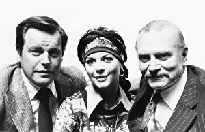 Images Dated 21st May 1976: Robert Wagner Actor with wife Natalie Wood Actress and Sir Laurence Olivier Actor