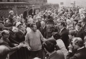 00093 Gallery: Robin Knox Johnston cheered by a large crowds as he arrives at London'